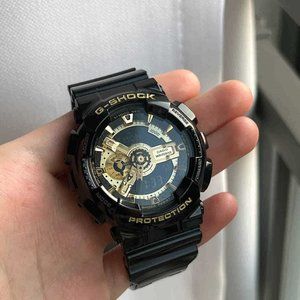 Casio watch in black